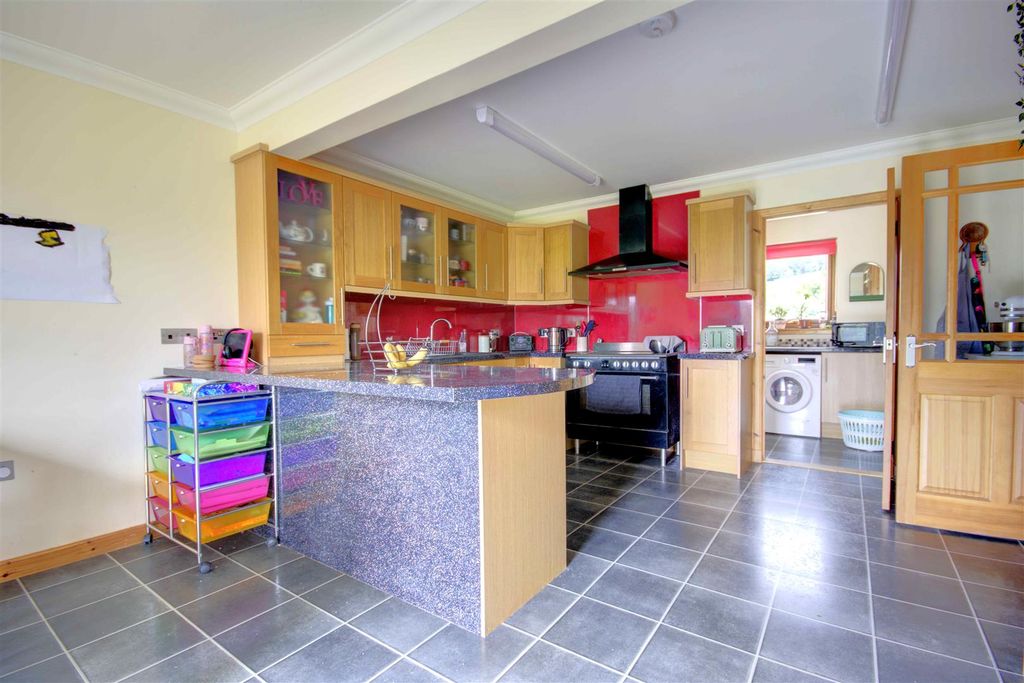 Property photo 3 of 27 Kitchen