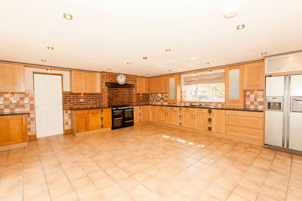 Property photo 3 of 54