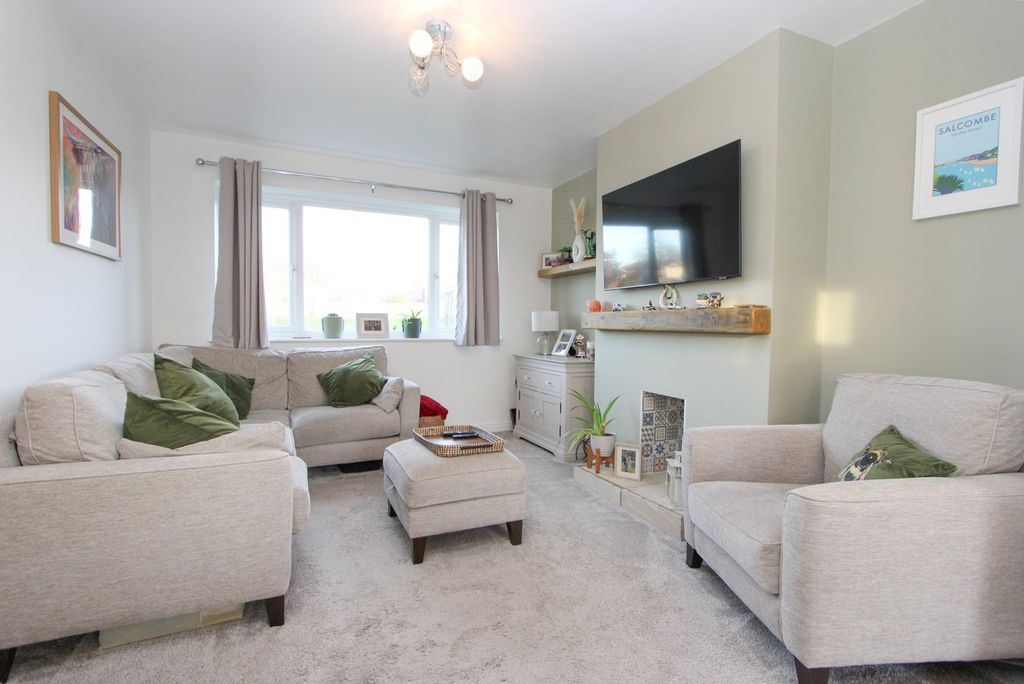 Property photo 2 of 22