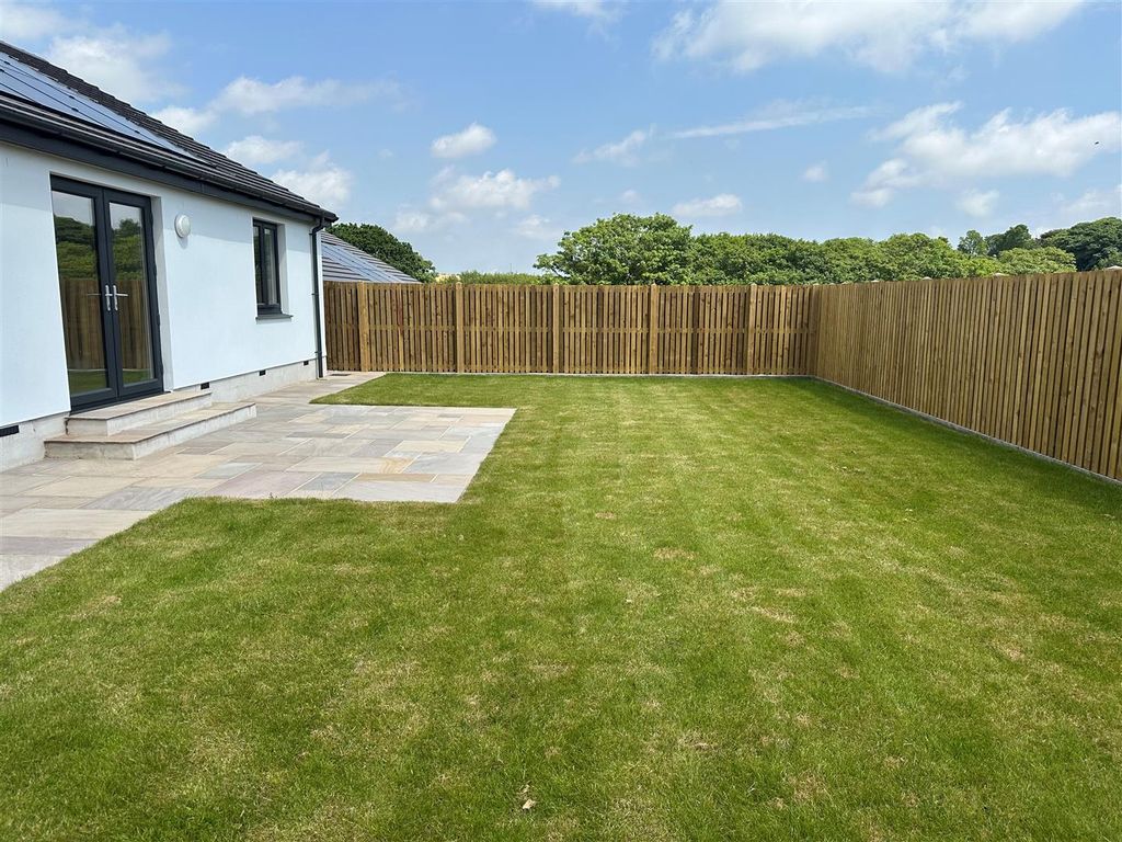 Property photo 2 of 16 Garden 1.Jpg