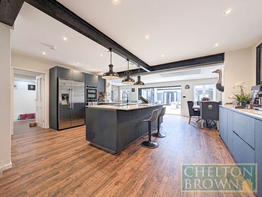 Property photo 2 of 62 Living Space