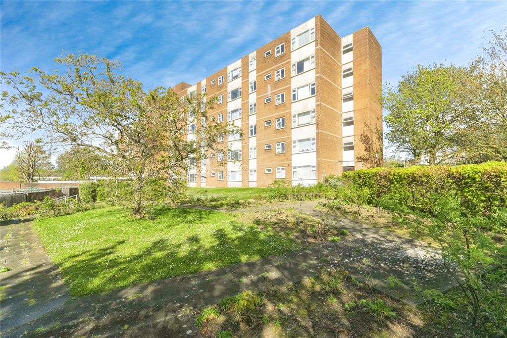 Property photo 1 of 9 Front Aspect