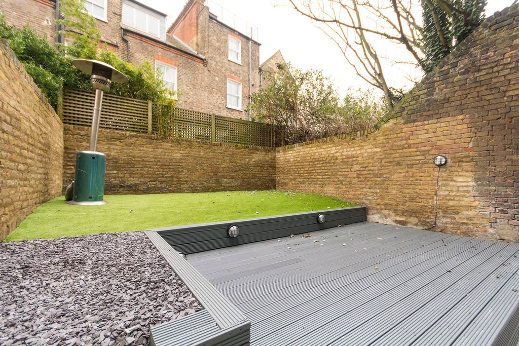 Property photo 3 of 8