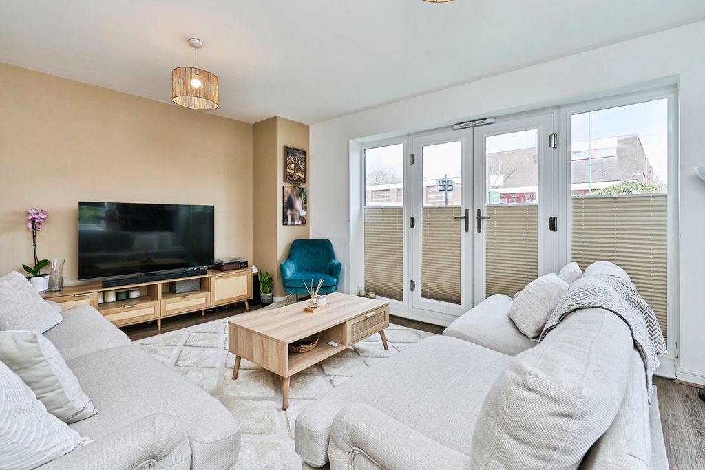 Property photo 2 of 20 Pbox-Img.Jpg