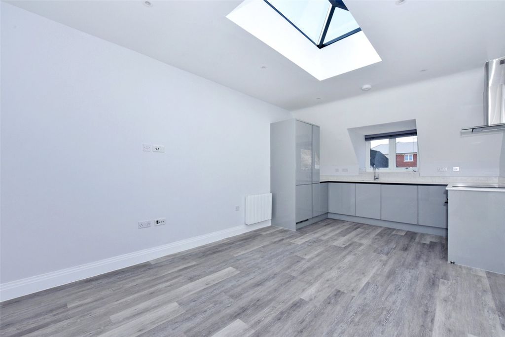 Property photo 1 of 9 Picture No. 06