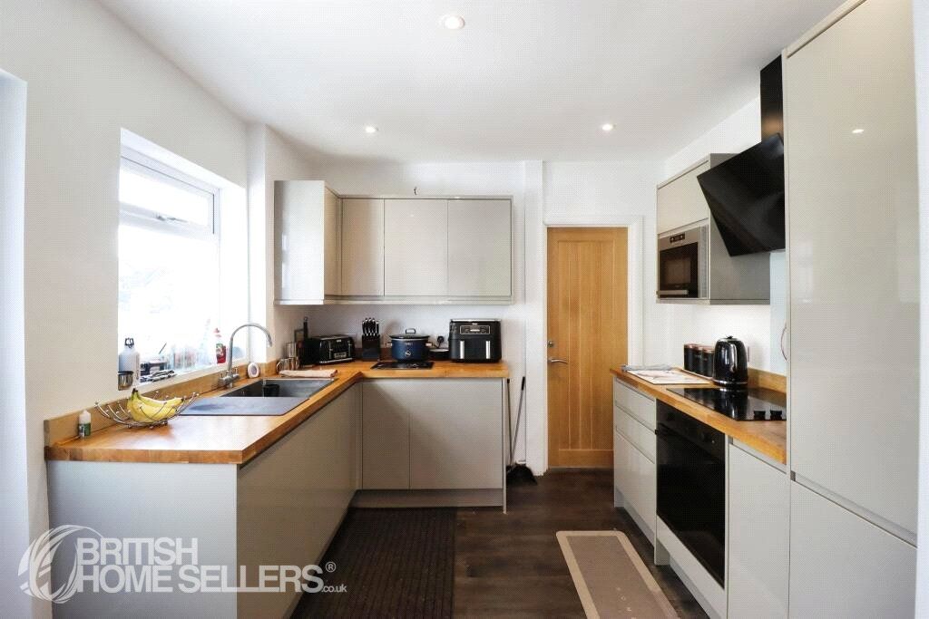 Property photo 2 of 17 Picture No. 10