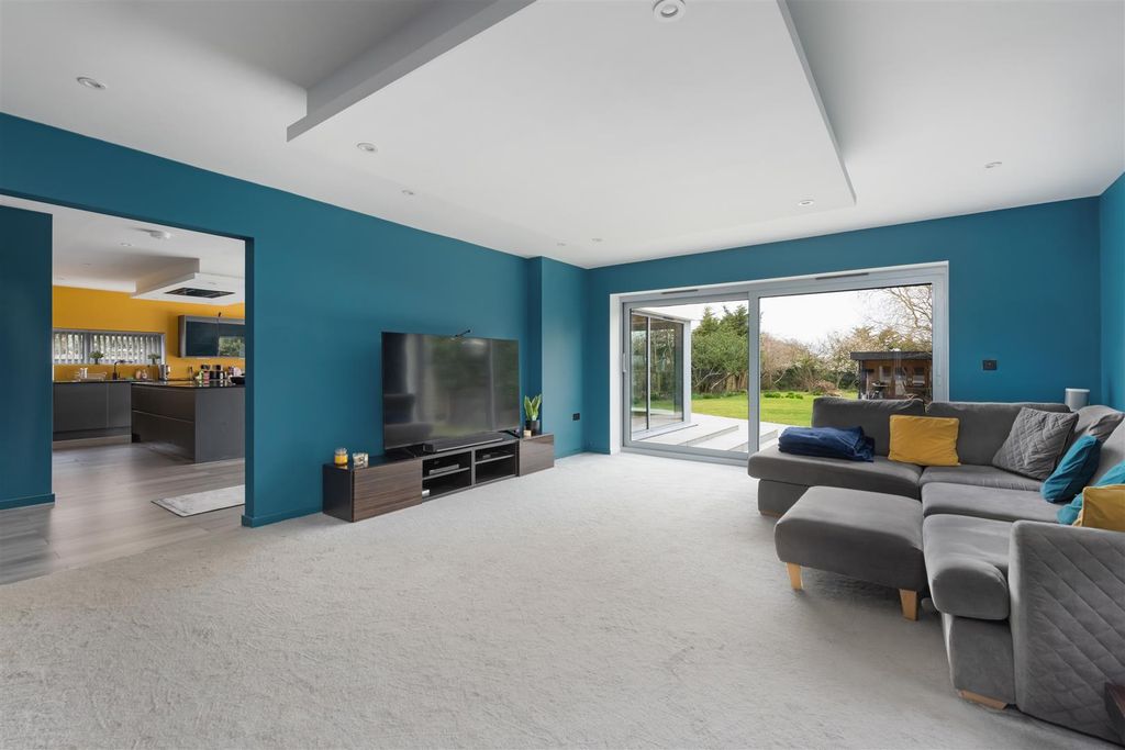 Property photo 3 of 22 Invicta Road, Whitstable