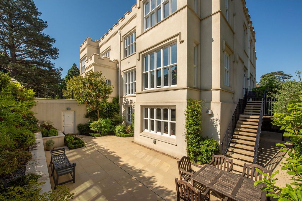 Additional image 13 of 3 bed flat for saleWestcott Road, Dorking, Surrey RH4