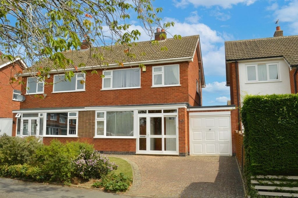 Property photo 1 of 28