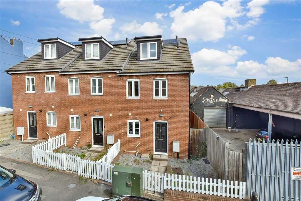 Property photo 1 of 11 External (Web)