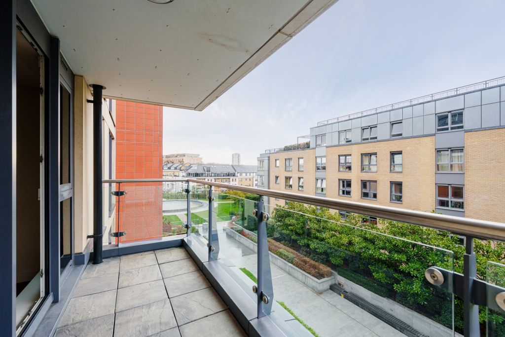 Property photo 2 of 14 Mahogany House