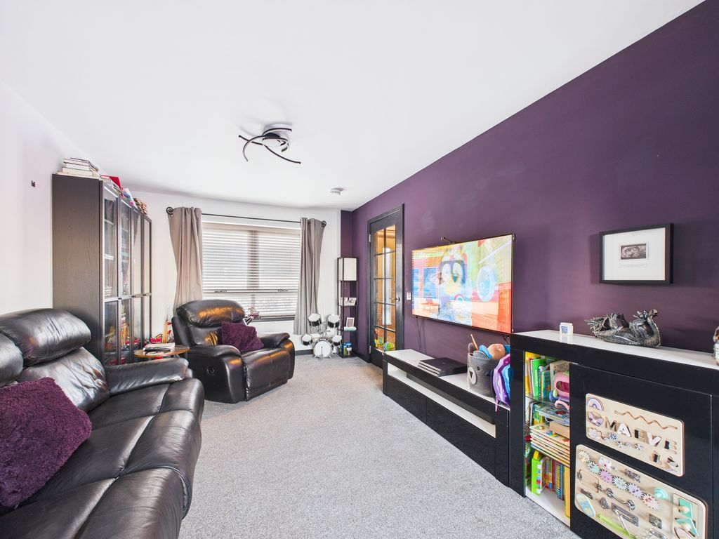 Property photo 2 of 18 Cam03185G0-Pr0129-Still003