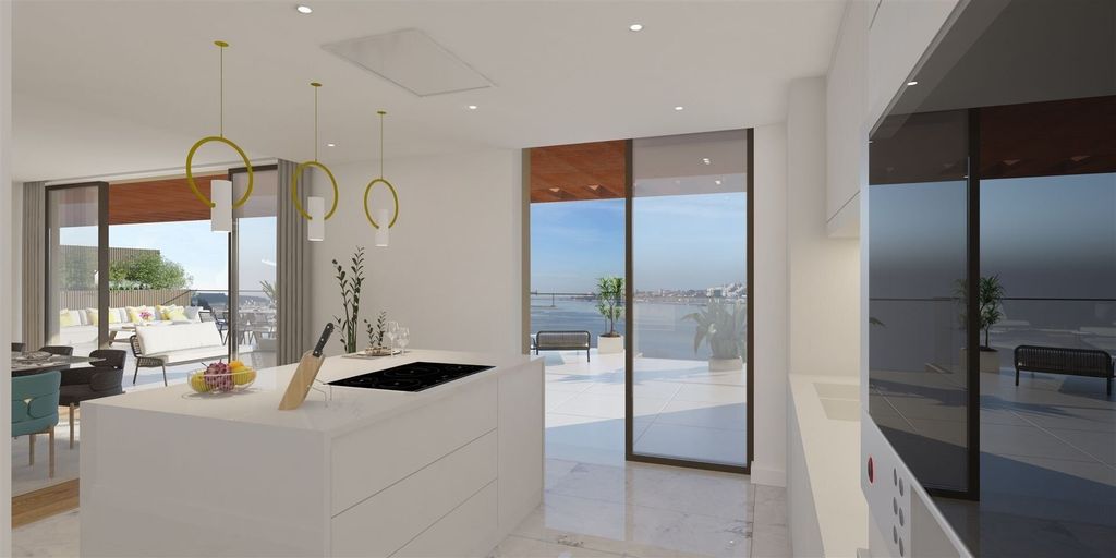 Property photo 1 of 22 Luxury 2-Bedroom Apartment In Quinta Marques Gomes