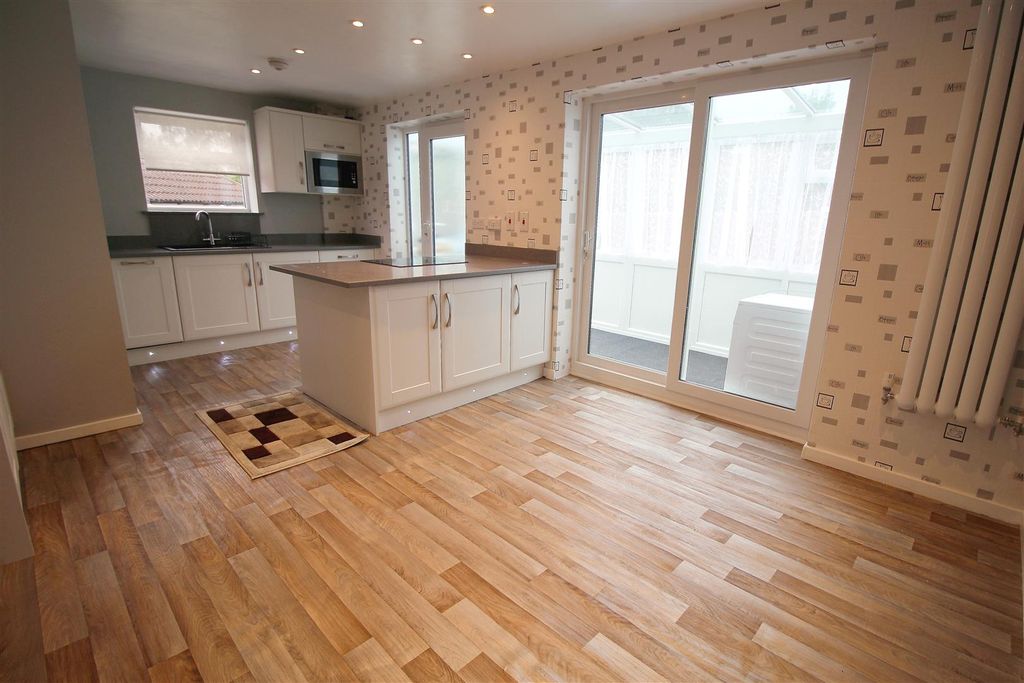 Property photo 2 of 13 Kitchen/Dining Room