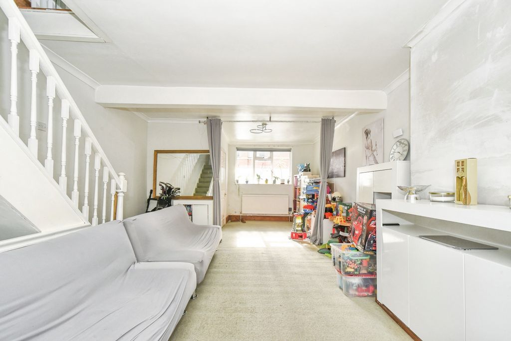 Property photo 2 of 20