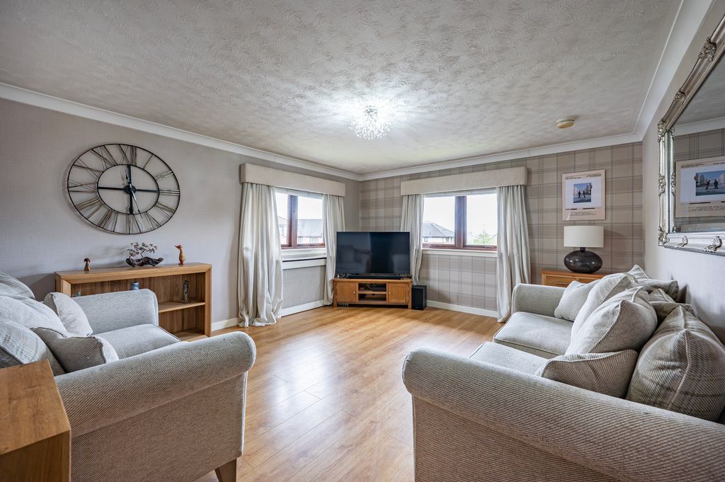 Property photo 2 of 30