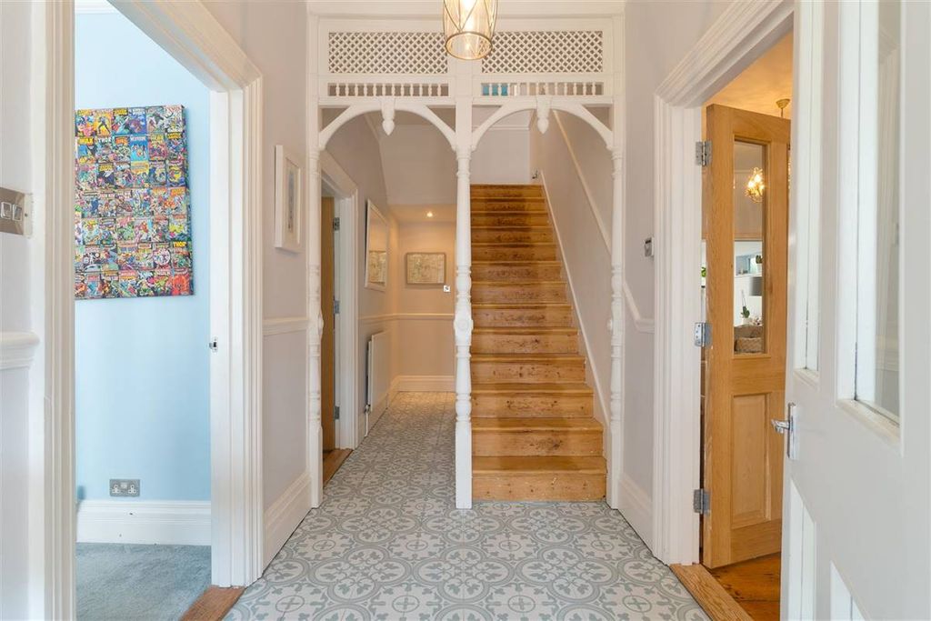 Property photo 2 of 29 Entrance Hall