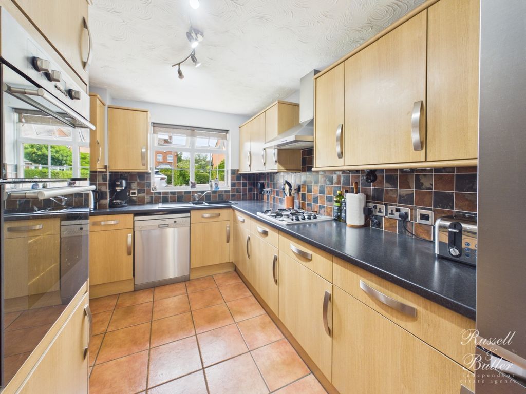 Property photo 2 of 24 Cam02127G0-Pr0437-Still016