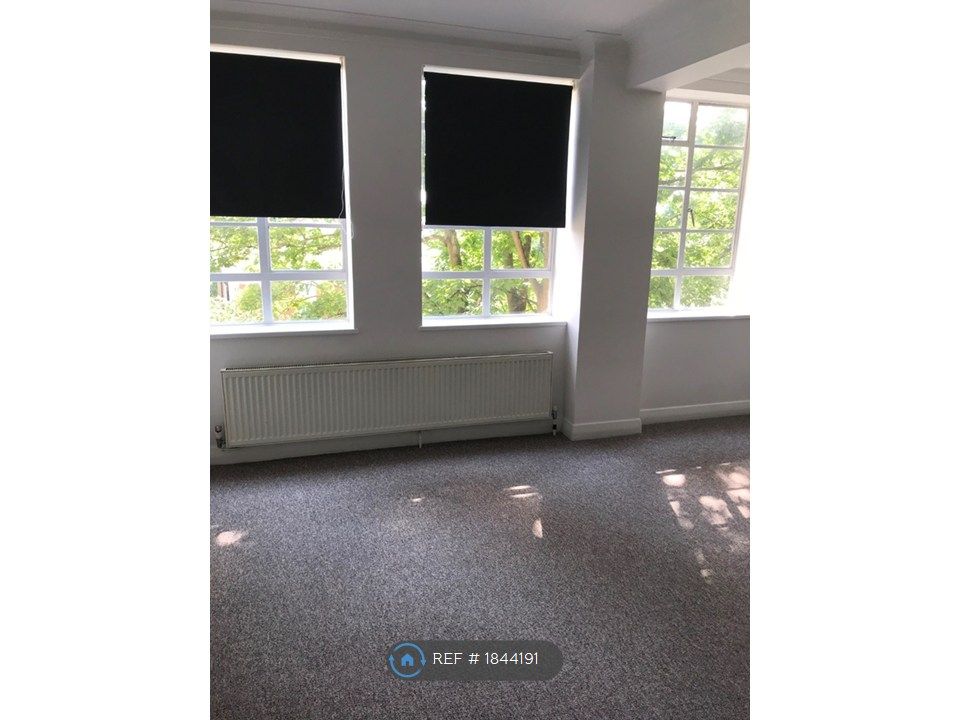 Property photo 3 of 9 Living Room