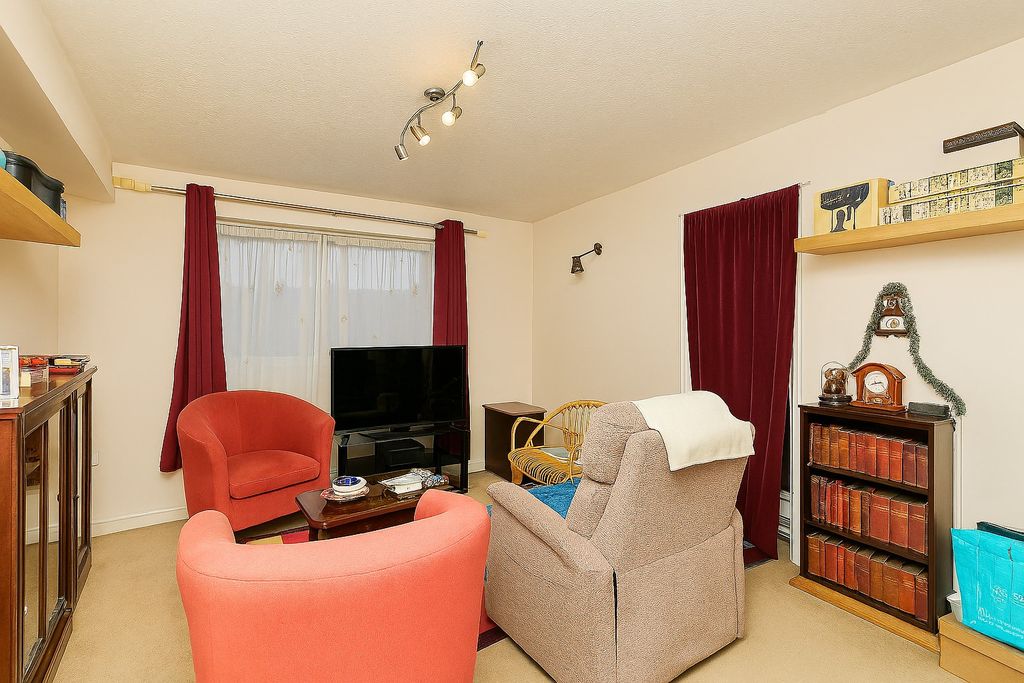 Property photo 2 of 14