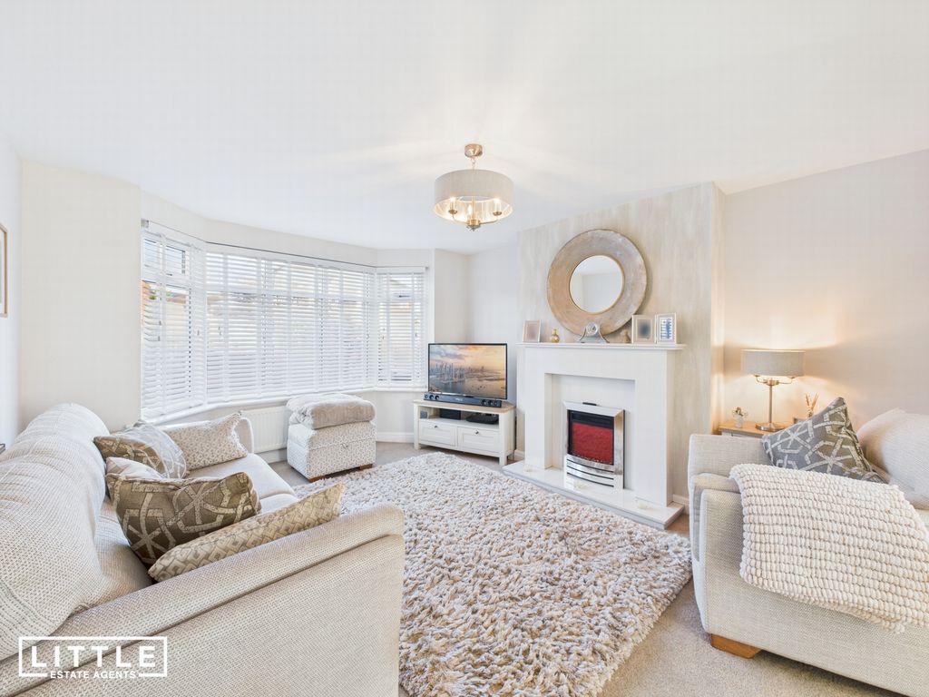 Property photo 3 of 34 Photo 8