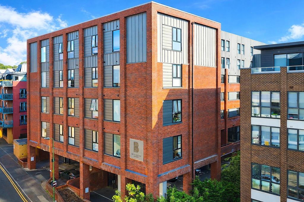 Property photo 1 of 17 1.Png