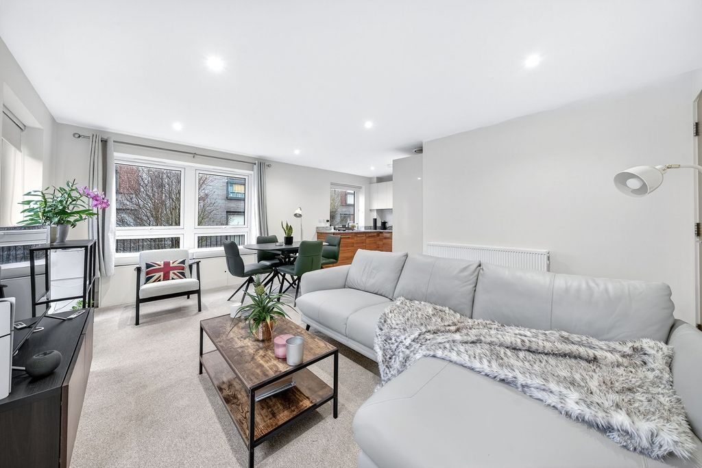 Property photo 1 of 10 Reception