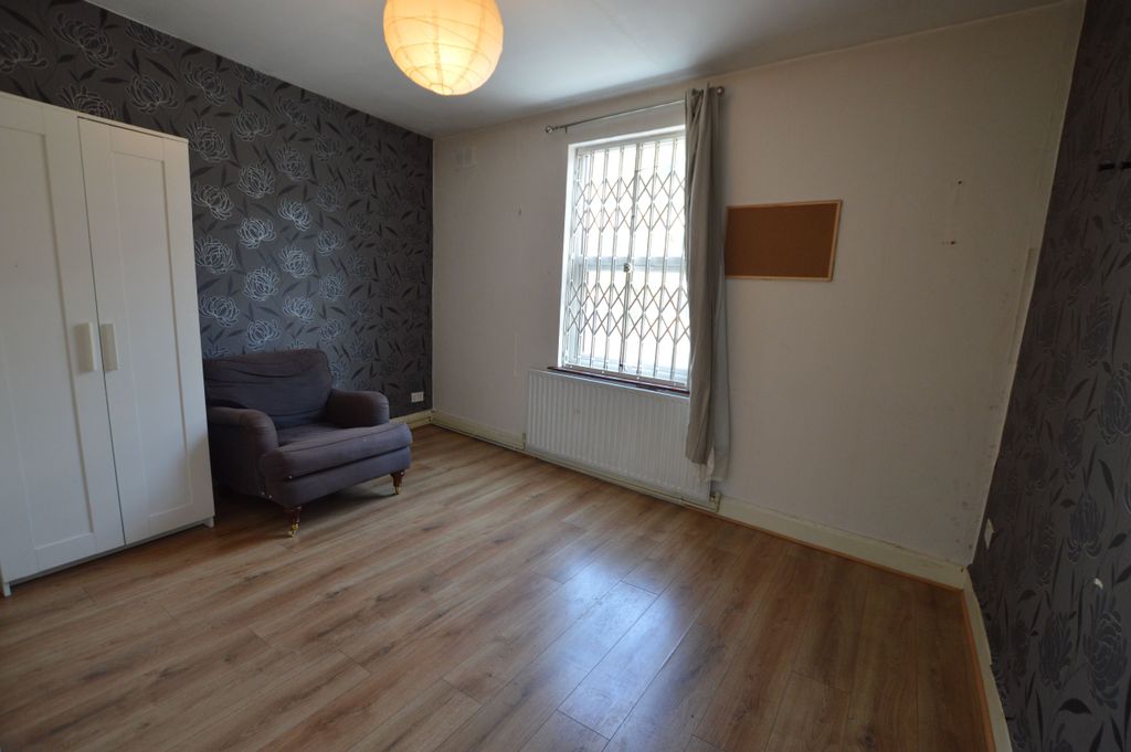 Property photo 3 of 4