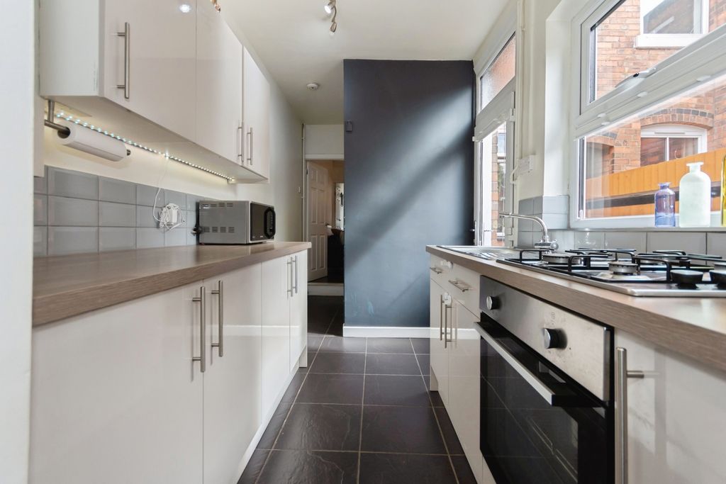 Property photo 2 of 19 Kitchen