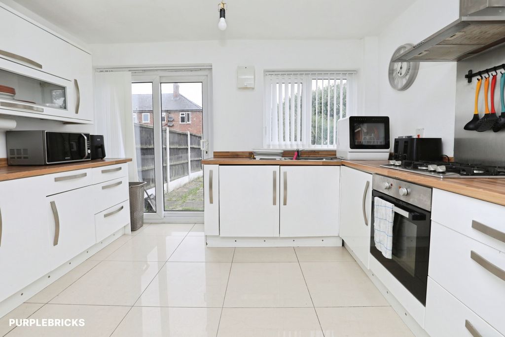 Property photo 3 of 21