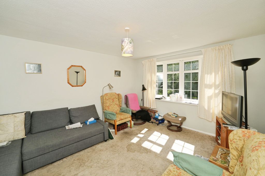 Property photo 2 of 20