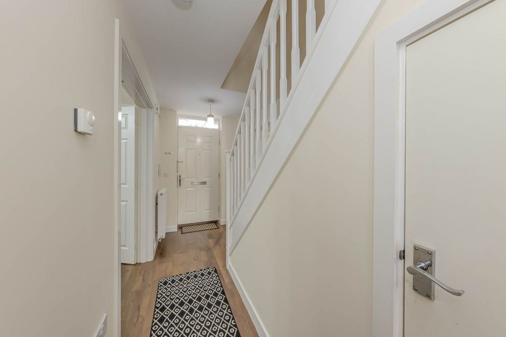 Property photo 2 of 29