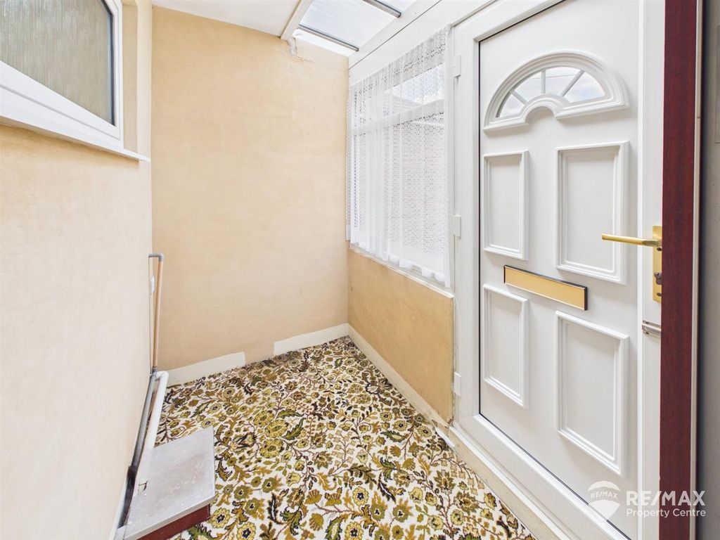 Property photo 3 of 16 Cam02842G0-Pr0367-Still021.Jpg