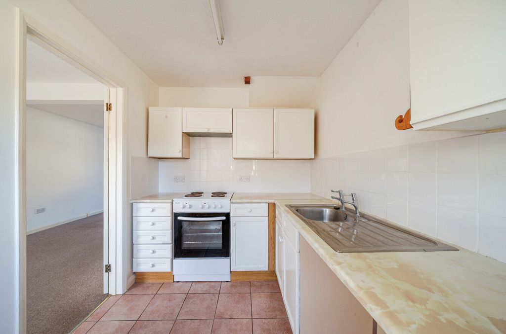 Property photo 3 of 25 1384152-3-6925A77...