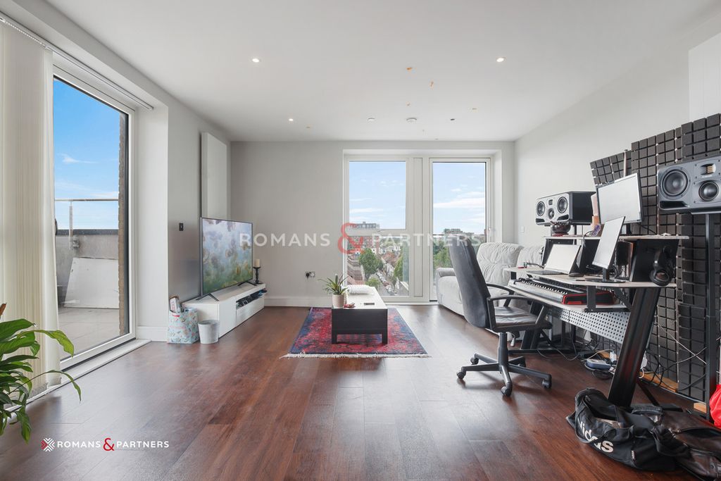 Property photo 1 of 14