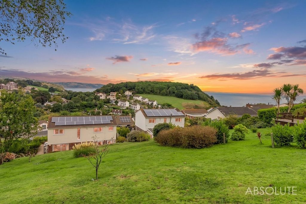 Property photo 2 of 26