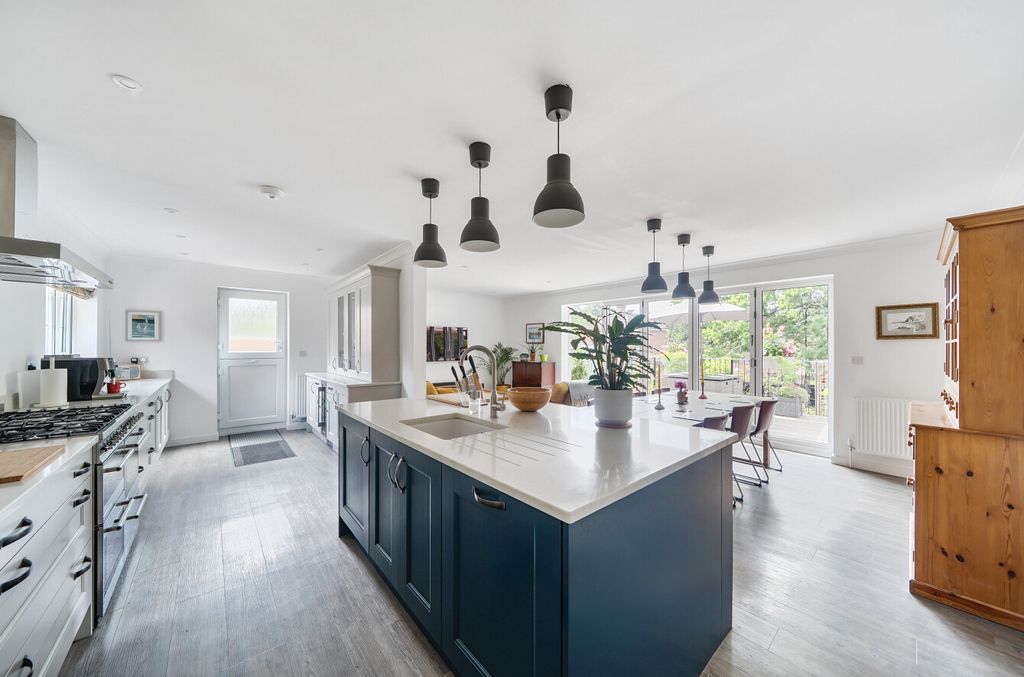 Property photo 2 of 35 1316143-20-685Eee...