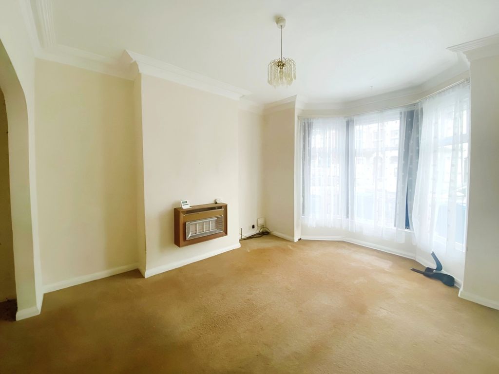Property photo 3 of 14 Sitting Room