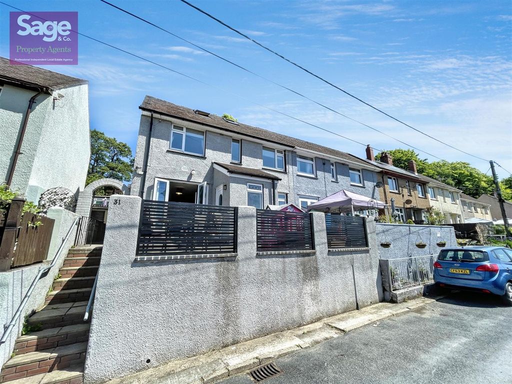 Property photo 1 of 28