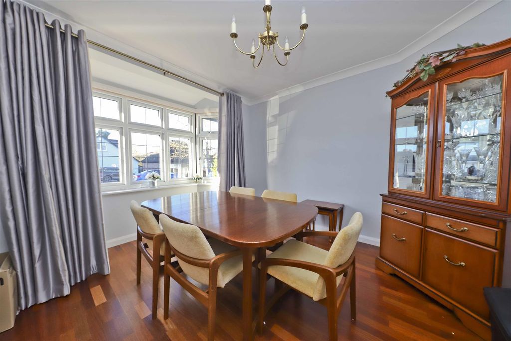 Property photo 3 of 26