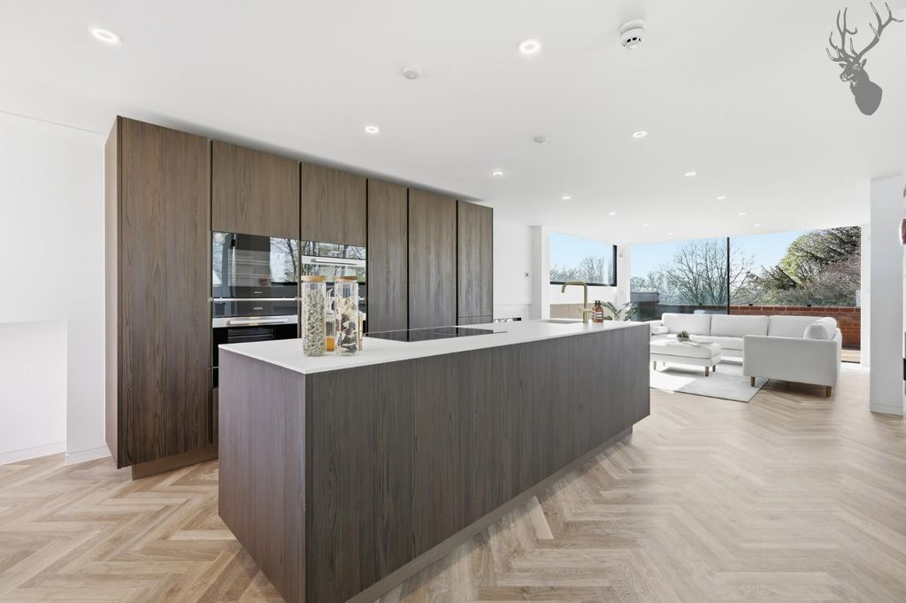 Property photo 1 of 27