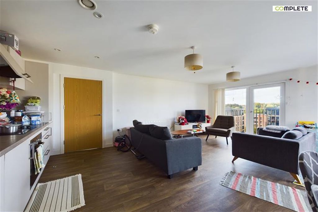 Property photo 1 of 15 (Main)