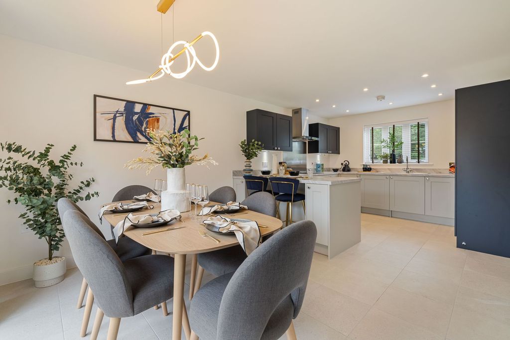 Property photo 2 of 17 Show Home