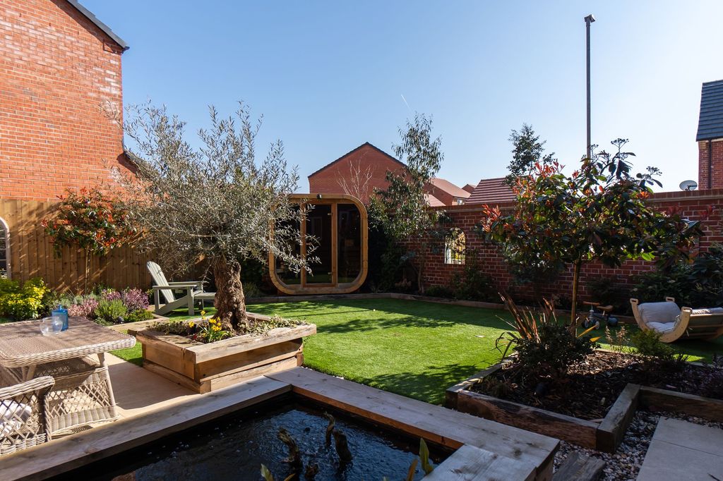 Property photo 3 of 32