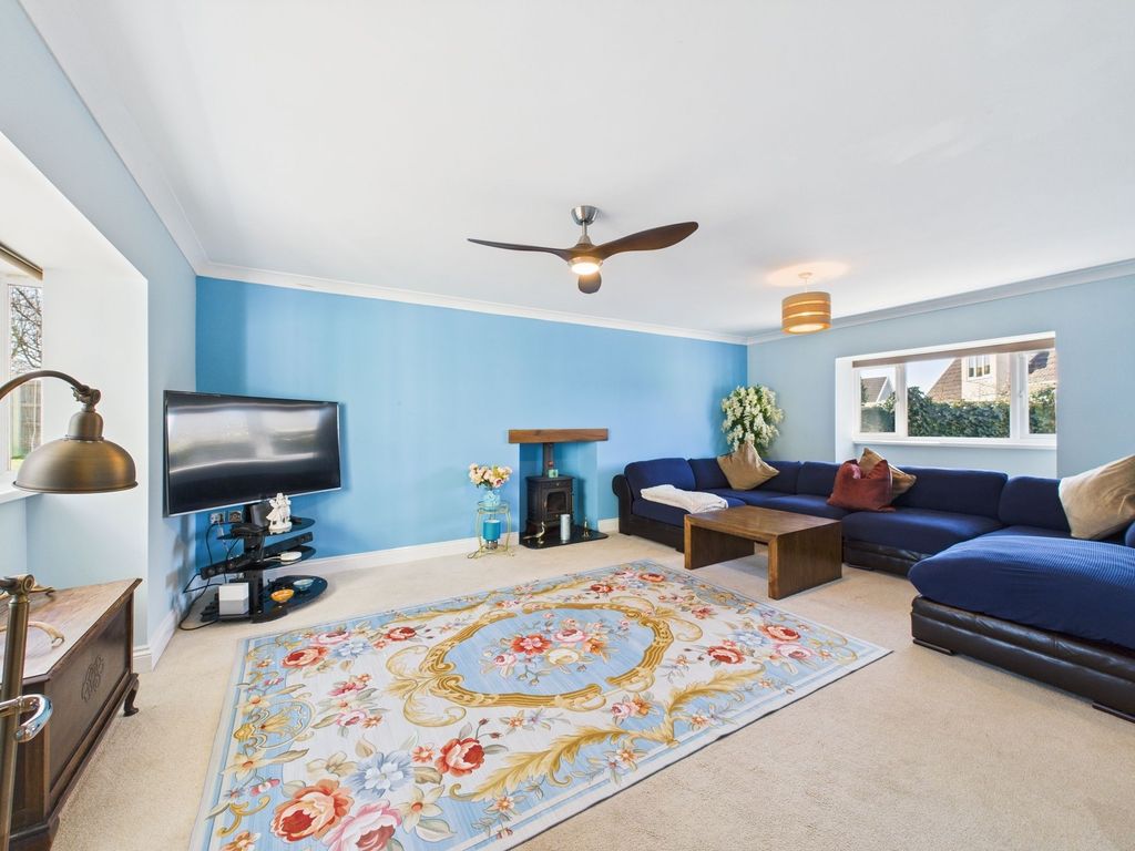 Property photo 3 of 32