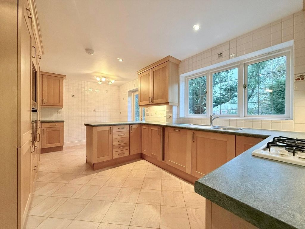 Property photo 3 of 17 Picture No. 28