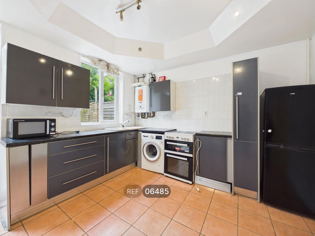 Property photo 2 of 13 Kitchen