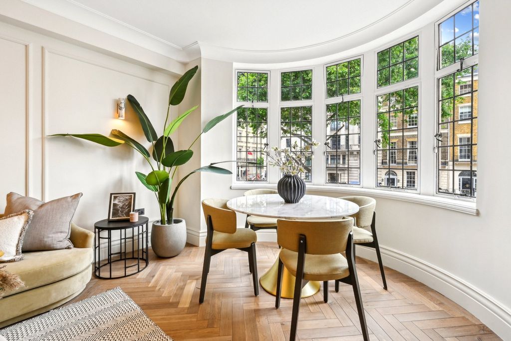 Property photo 2 of 11 Reception