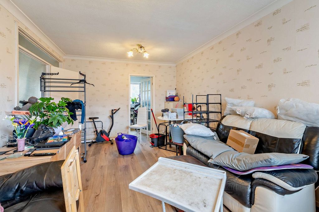 Property photo 3 of 25