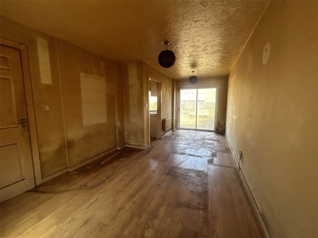 Property photo 3 of 7 Picture No. 15